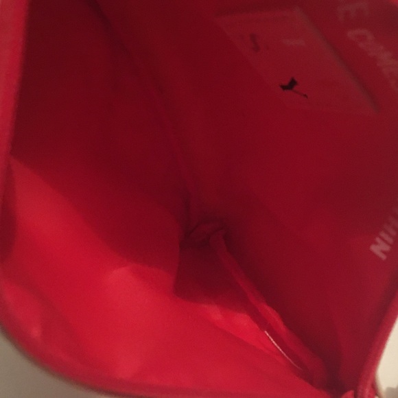 March 2021 
Ipsy glam bag
New 
Never Used - Picture 4 of 7